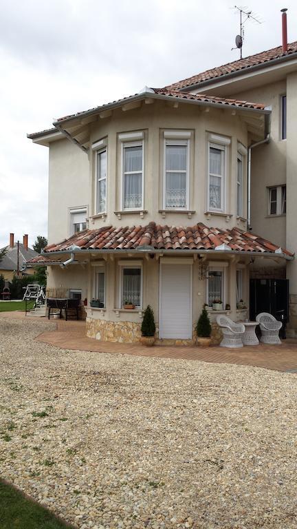 Villa Rubin Panzio Hajdúszoboszló Extérieur photo